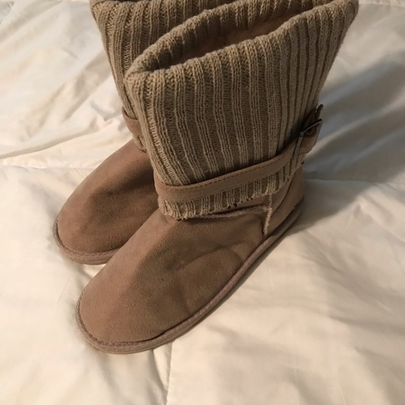 🌼🌼Beige Sweater Buckle Boots🌼🌼 - Picture 4 of 6